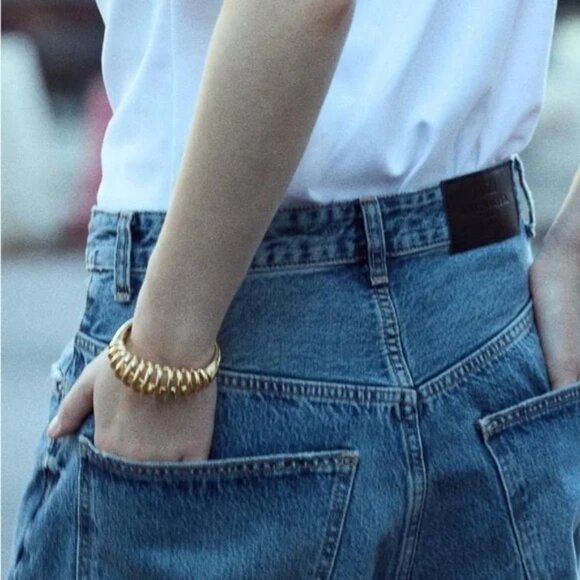 ✨✨ Zara Twisted Bracelet New No Tags ✨✨✨ Comes With Nice Gift Box 🎁 - Picture 4 of 6